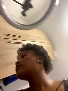 Snapshot of MOONSTONE2020 chatting on 01/13/26, 06:57 MOONSTONE2020 online show from 01/13/26, 06:57