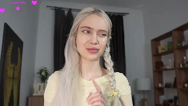 KristalCrowner online show from 03/20/26, 07:41