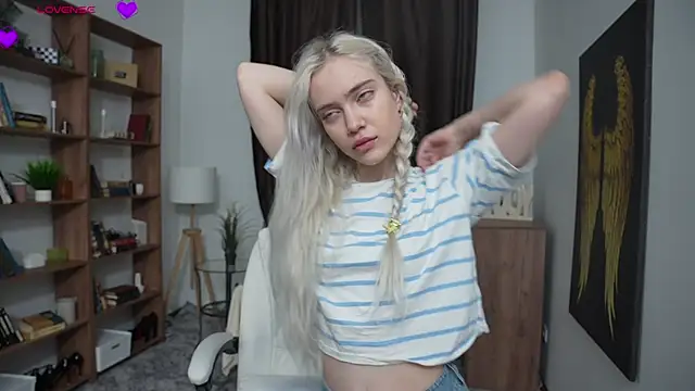 KristalCrowner online show from 03/22/26, 07:17