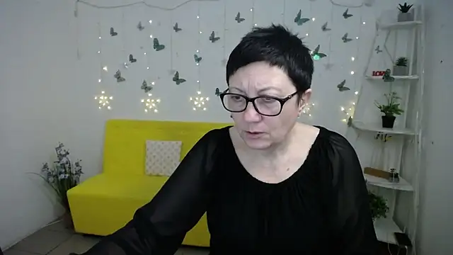 EmilyL0ve online show from 03/12/26, 06:25