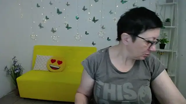 EmilyL0ve online show from 03/18/26, 06:22