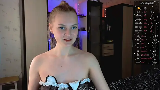 Chloe muar online show from 04/20/26, 12:08