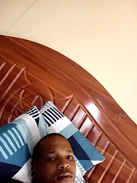 Snapshot of hungryfuckj chatting on 01/07/26, 01:24 hungryfuckj online show from 01/07/26, 01:24