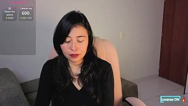 Snapshot of LolaOpalX chatting on 06/11/26, 01:16 LolaOpalX online show from 06/11/26, 01:16