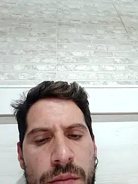 Snapshot of Adrianxxxxxx53 chatting on 01/10/26, 05:26 Adrianxxxxxx53 online show from 01/10/26, 05:26