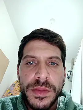 Snapshot of Adrianxxxxxx53 chatting on 01/13/26, 04:51 Adrianxxxxxx53 online show from 01/13/26, 04:51