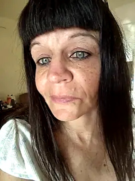 Petitegreeneyez69 online show from 03/16/26, 12:27