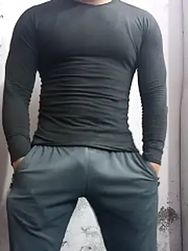 Snapshot of ravi18122 chatting on 01/12/26, 04:45 ravi18122 online show from 01/12/26, 04:45