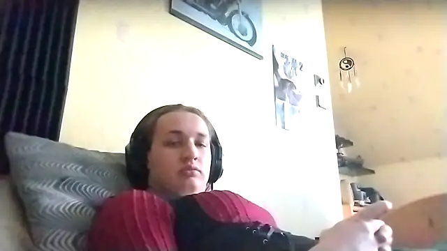 Snapshot of julialafemboy59 chatting on 02/02/26, 01:10 julialafemboy59 online show from 02/02/26, 01:10