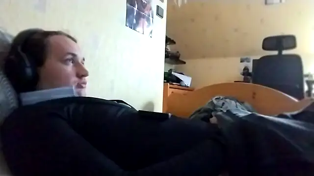 Snapshot of julialafemboy59 chatting on 02/27/26, 01:22 julialafemboy59 online show from 02/27/26, 01:22