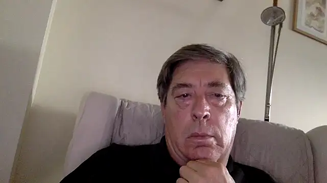 Snapshot of alfredo10011 chatting on 06/17/26, 02:29 alfredo10011 online show from 06/17/26, 02:29