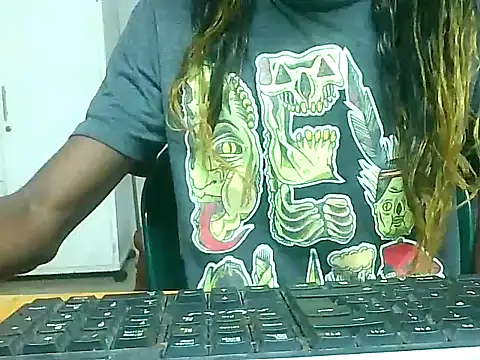 Snapshot of fetichefantasi24cm chatting on 01/12/26, 03:06 fetichefantasi24cm online show from 01/12/26, 03:06