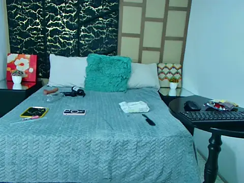 Snapshot of MelodyRouse chatting on 02/26/26, 02:05 MelodyRouse online show from 02/26/26, 02:05