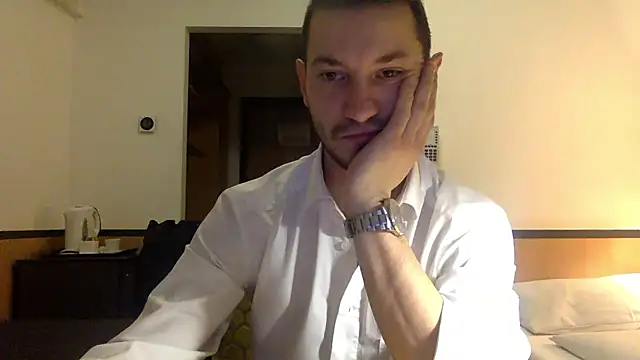 batschi0512 online show from 01/15/26, 10:57