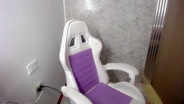 Snapshot of Scarleta01 chatting on 01/14/26, 12:55 Scarleta01 online show from 01/14/26, 12:55