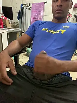 Snapshot of Betobob chatting on 02/13/26, 10:44 Betobob online show from 02/13/26, 10:44