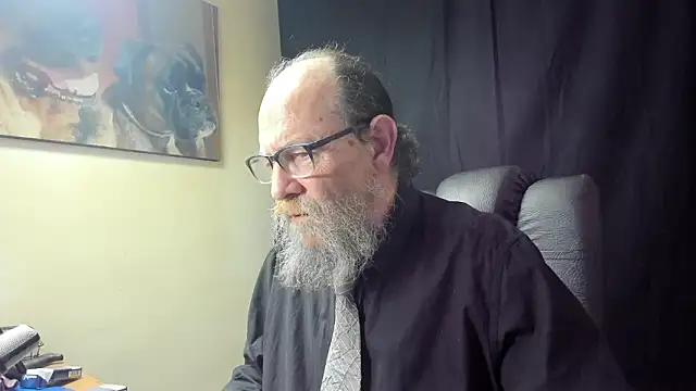 Snapshot of Uncle_Hottie chatting on 01/18/26, 03:38 Uncle Hottie online show from 01/18/26, 03:38