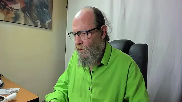 Snapshot of Uncle_Hottie chatting on 02/12/26, 09:32 Uncle Hottie online show from 02/12/26, 09:32