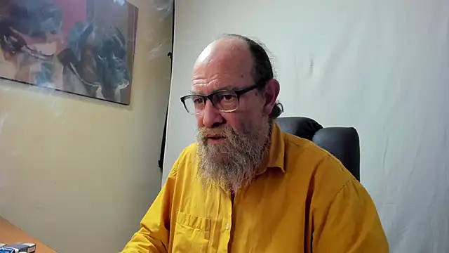 Snapshot of Uncle_Hottie chatting on 02/13/26, 09:33 Uncle Hottie online show from 02/13/26, 09:33