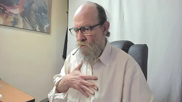 Snapshot of Uncle_Hottie chatting on 02/19/26, 05:42 Uncle Hottie online show from 02/19/26, 05:42