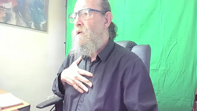 Snapshot of Uncle_Hottie chatting on 02/21/26, 04:30 Uncle Hottie online show from 02/21/26, 04:30