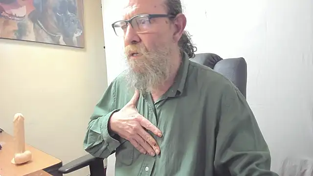 Snapshot of Uncle_Hottie chatting on 02/25/26, 06:28 Uncle Hottie online show from 02/25/26, 06:28