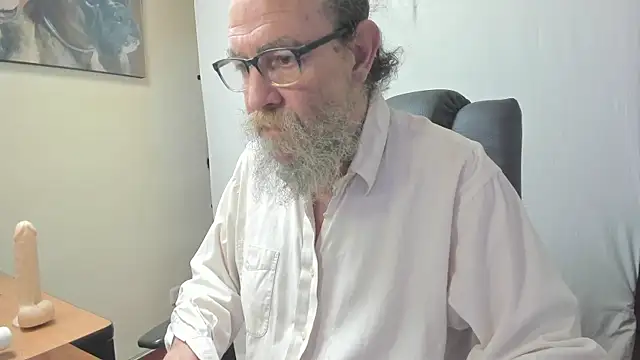 Snapshot of Uncle_Hottie chatting on 02/28/26, 04:19 Uncle Hottie online show from 02/28/26, 04:19