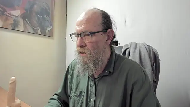 Snapshot of Uncle_Hottie chatting on 03/08/26, 04:44 Uncle Hottie online show from 03/08/26, 04:44