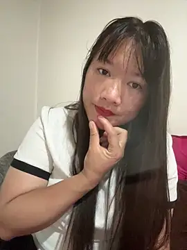 Snapshot of Suni-ii chatting on 04/21/26, 10:45 Suni-ii online show from 04/21/26, 10:45