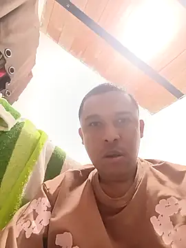 Snapshot of Ellatin15 chatting on 02/19/26, 03:02 Ellatin15 online show from 02/19/26, 03:02