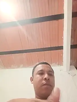 Snapshot of Ellatin15 chatting on 03/04/26, 12:27 Ellatin15 online show from 03/04/26, 12:27