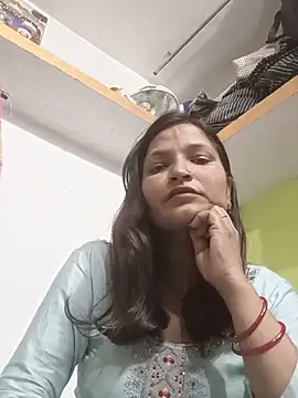Snapshot of Priyaa_1433 chatting on 06/17/26, 11:45 Priyaa 1433 online show from 06/17/26, 11:45