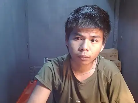 Snapshot of pinoymonstercock_xx chatting on 03/18/26, 06:33 pinoymonstercock xx online show from 03/18/26, 06:33