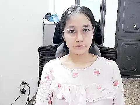 Shulee- online show from 04/21/26, 02:37