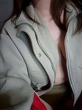 Snapshot of Comebaby-077 chatting on 01/13/26, 09:09 Comebaby-077 online show from 01/13/26, 09:09