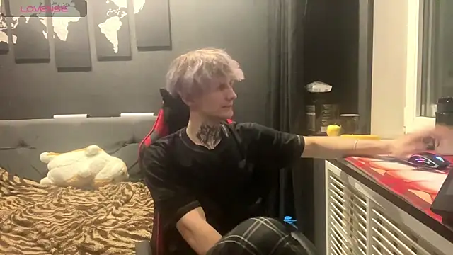 Mastur Bister online show from 01/15/26, 06:00