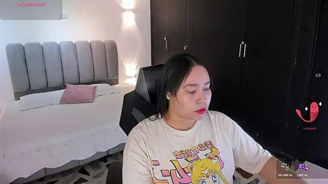Snapshot of ThaliaBrookss_ chatting on 07/19/26, 04:27 ThaliaBrookss online show from 07/19/26, 04:27
