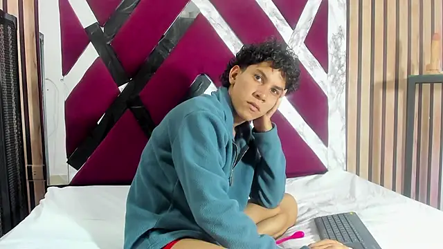 jhonaEstrada online show from 01/10/26, 02:35