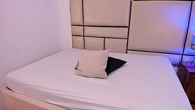 Snapshot of alejandra_loppez chatting on 02/23/26, 07:33 alejandra loppez online show from 02/23/26, 07:33