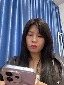 Snapshot of Miss_me29 chatting on 03/18/26, 04:26 Miss me29 online show from 03/18/26, 04:26