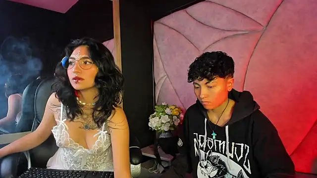 Snapshot of velvet_mystic chatting on 04/01/26, 04:24 velvet mystic online show from 04/01/26, 04:24