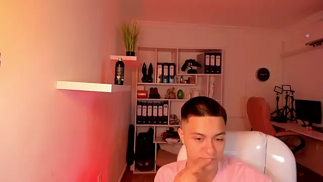 Snapshot of RicciRizzo chatting on 05/30/26, 12:24 RicciRizzo online show from 05/30/26, 12:24