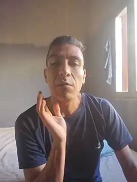 Rodrigohernan19 online show from 04/10/26, 06:45