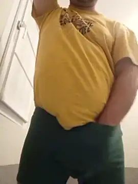 Snapshot of Poseidone76 chatting on 01/12/26, 04:23 Poseidone76 online show from 01/12/26, 04:23