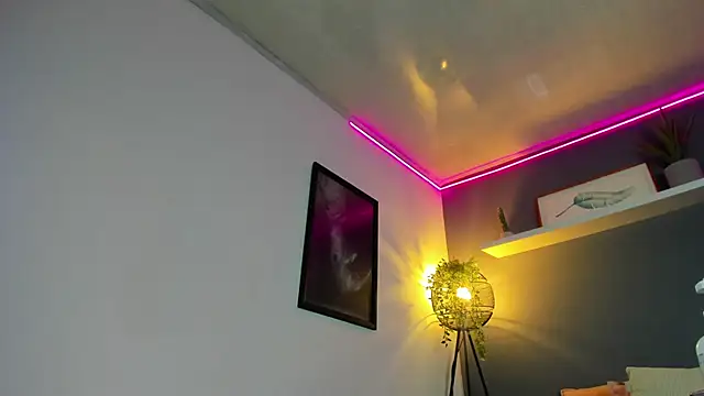 Kira Exe  online show from 04/01/26, 01:41