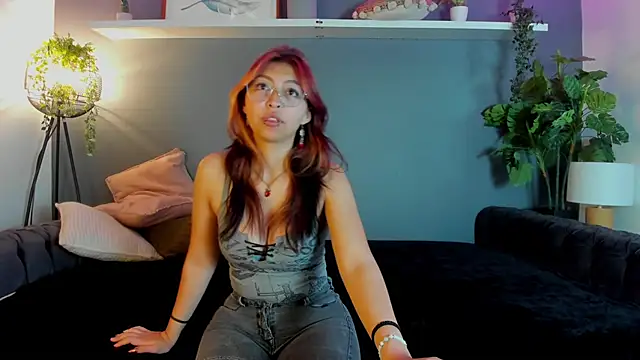 Kira Exe  online show from 04/04/26, 11:40