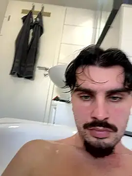 youngpablo4 online show from 01/07/26, 09:34