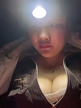 Snapshot of comteze12 chatting on 01/15/26, 03:27 comteze12 online show from 01/15/26, 03:27