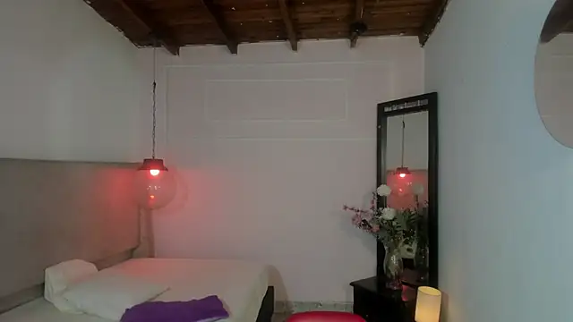 ZoeFox5 online show from 02/13/26, 11:28