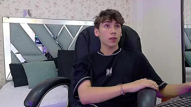 Liam Noxx online show from 01/06/26, 12:25